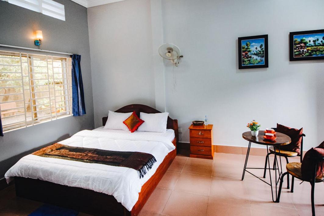 Lea'S Guesthouse And Restaurant Kampot Exteriér fotografie